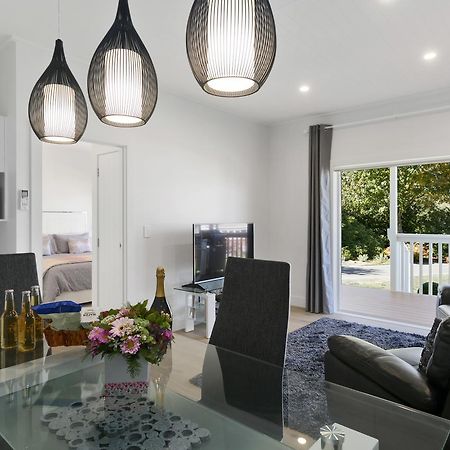 The Retreat Luxury Garden Villa Lac Lac Taupo Extérieur photo