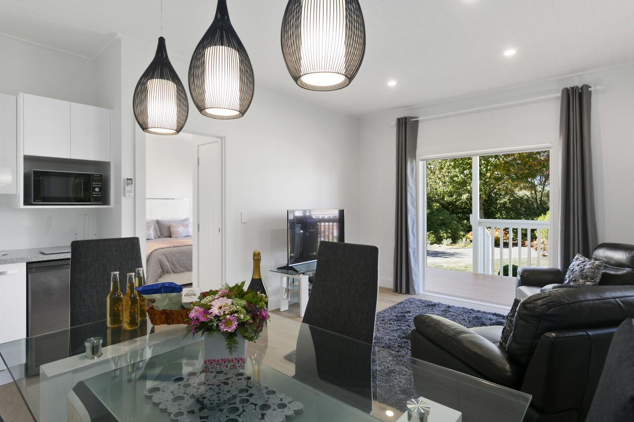 The Retreat Luxury Garden Villa Lac Lac Taupo Extérieur photo